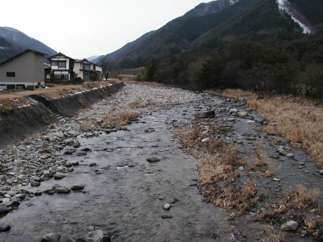 �����f�E�X��ˈʎR�X�m�[�p�[�N��菭���~�肽�Ƃ���̋{��