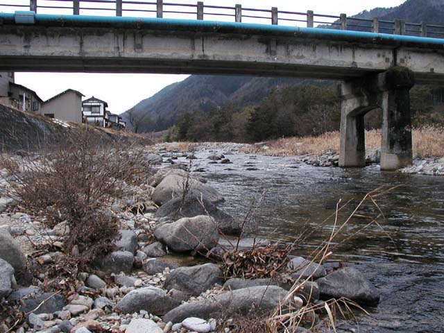 �����f�E�X��ˈʎR�X�m�[�p�[�N��菭���~�肽�Ƃ���̋{��